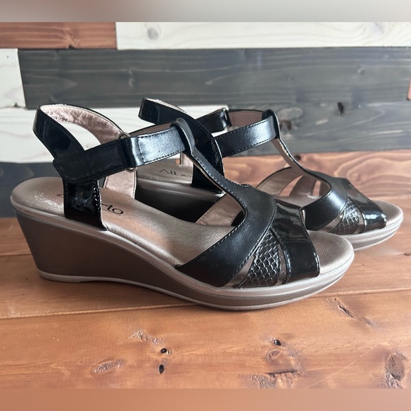 Alberto patent leather sandals - Picture 1 of 4